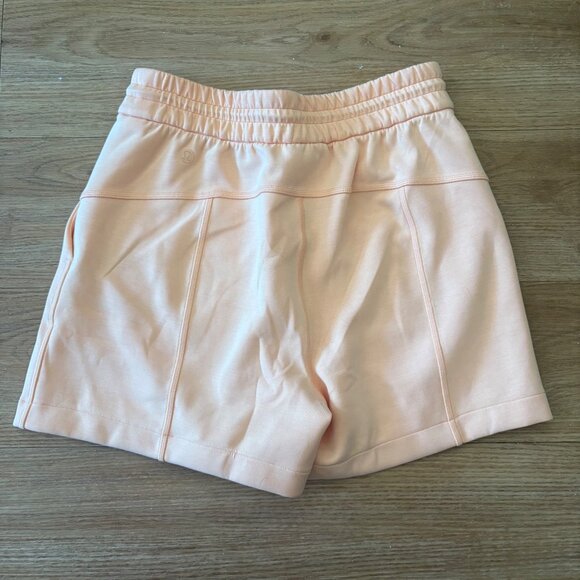 Lululemon Athletic Softstreme High Rise Shorts 4” Peach Bellini NWT Size 4 - Picture 2 of 7